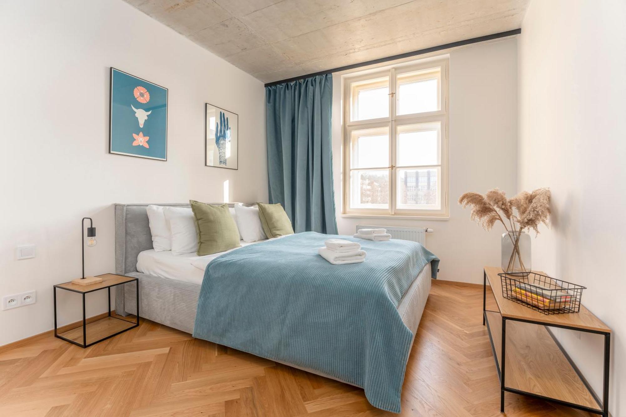 Visit Oomph Praga