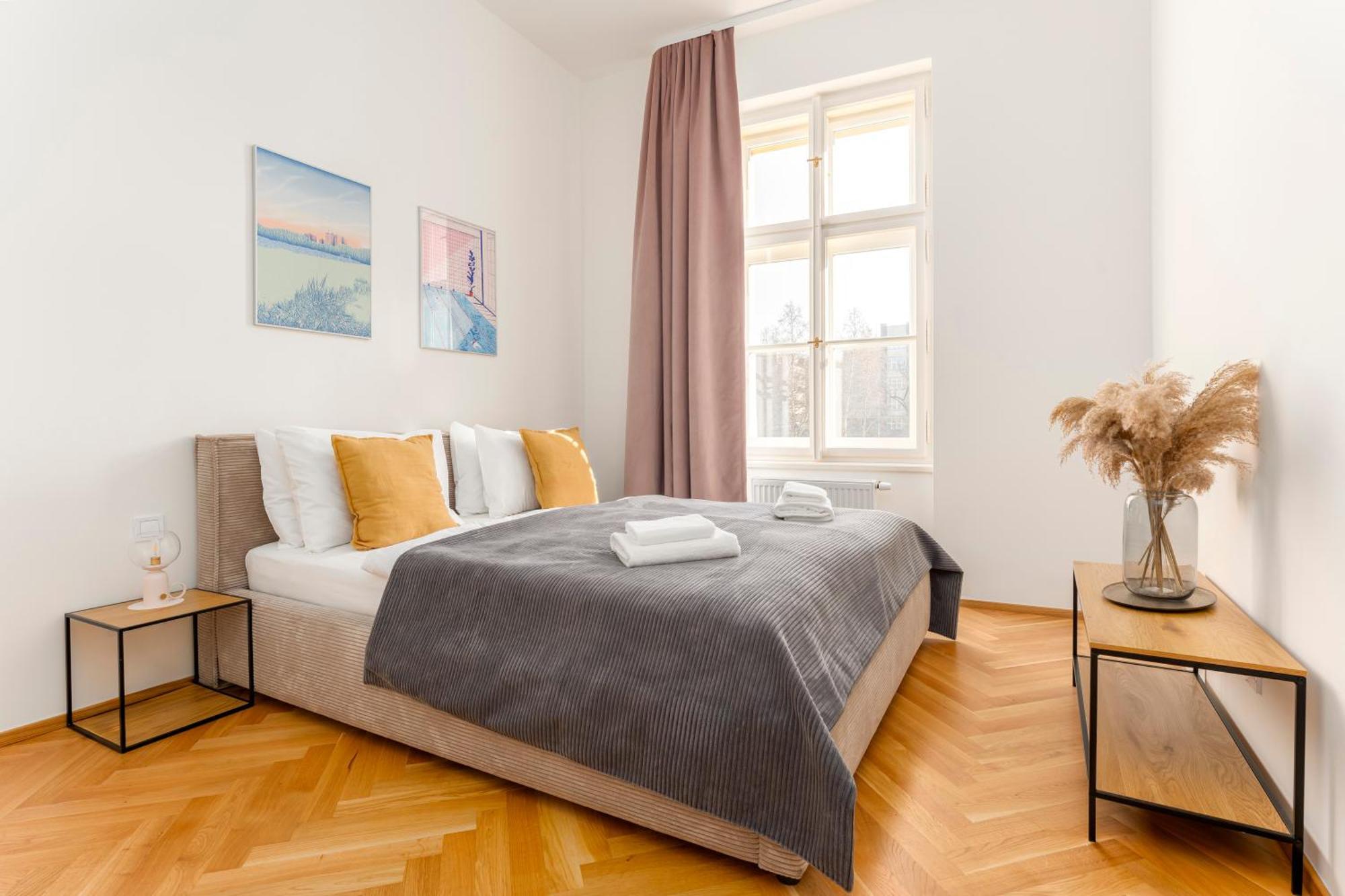 Visit Oomph Praga