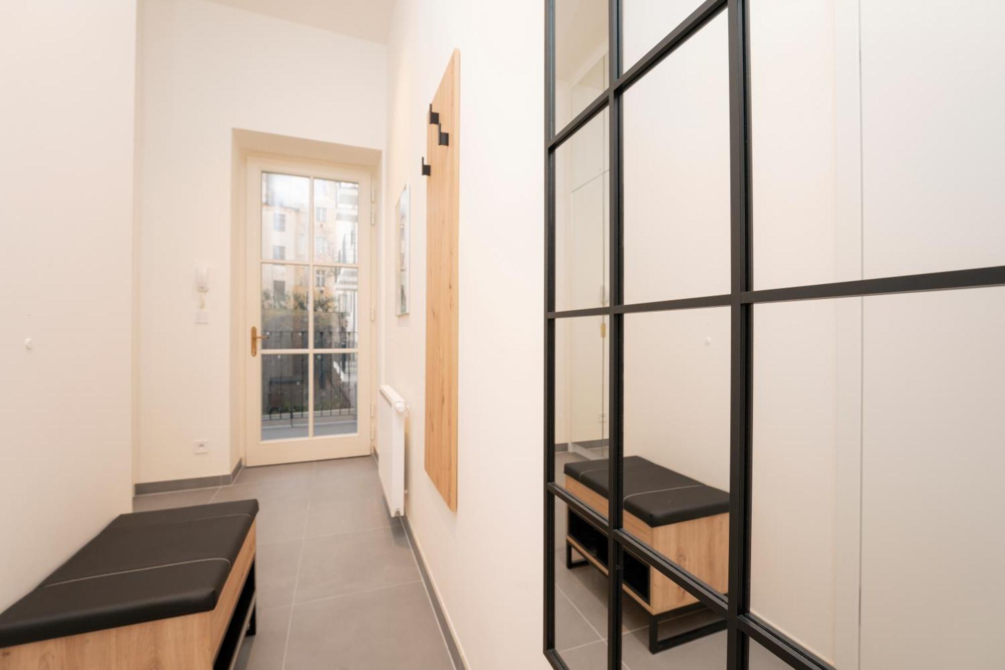 Visit Oomph Apartment